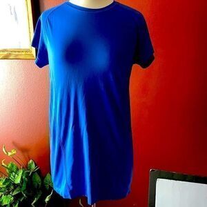 LADIES Danskin Now Fitted Top. Like new